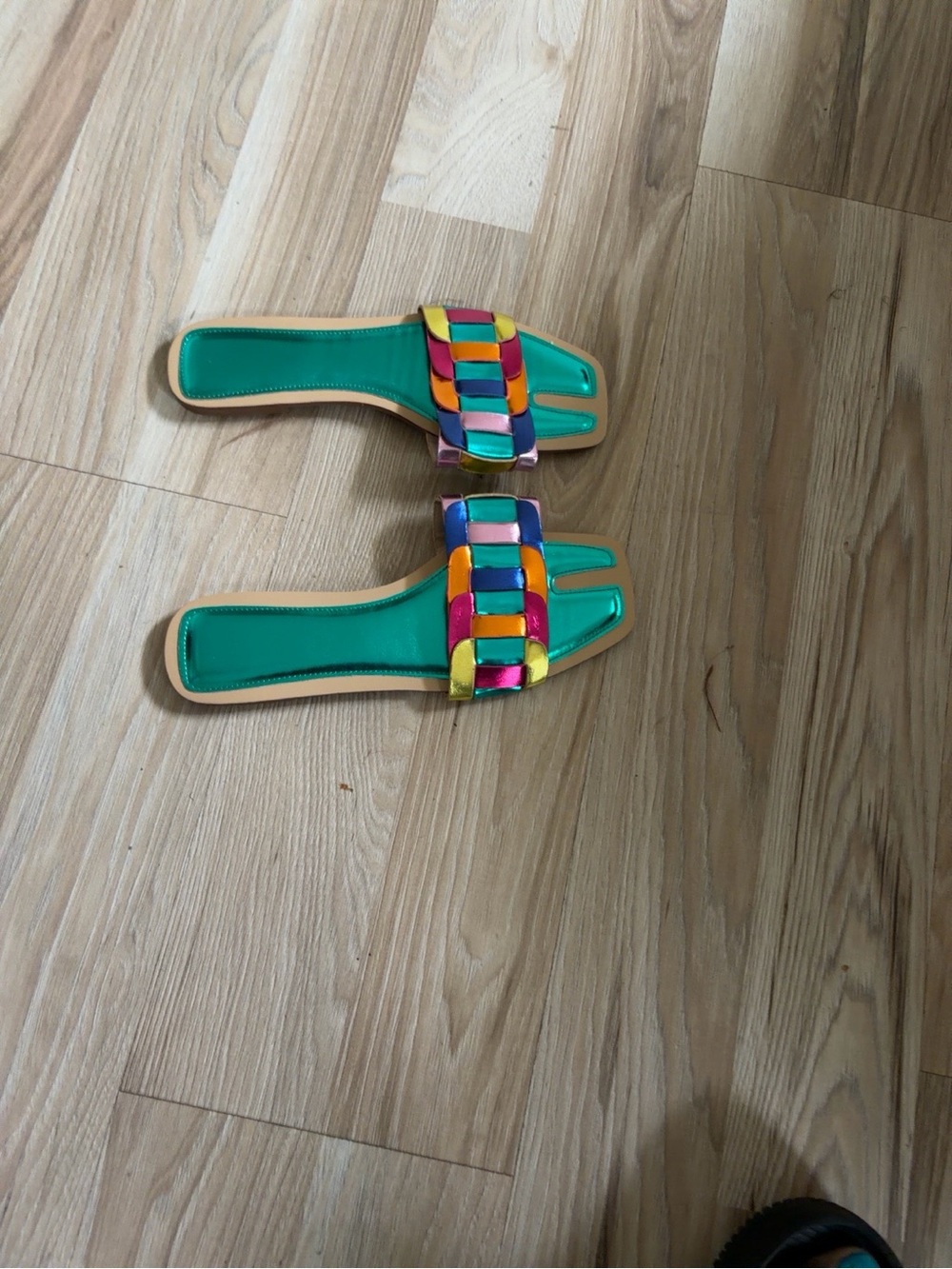 Colorblock Green Slide Sandals - Women's Fashion Slides - Picture 2 of 2